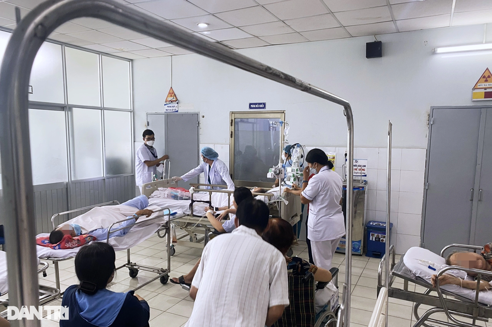 Bi kịch nhậu nhẹt lái xe: Mổ não sau tiệc cưới, ngã quỵ vì tông chết người - 13 Bi kịch nhậu nhẹt lái xe: Mổ não sau tiệc cưới, ngã quỵ vì tông chết người - 13