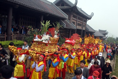 Náo nức khai hội ngôi chùa lớn nhất Việt Nam