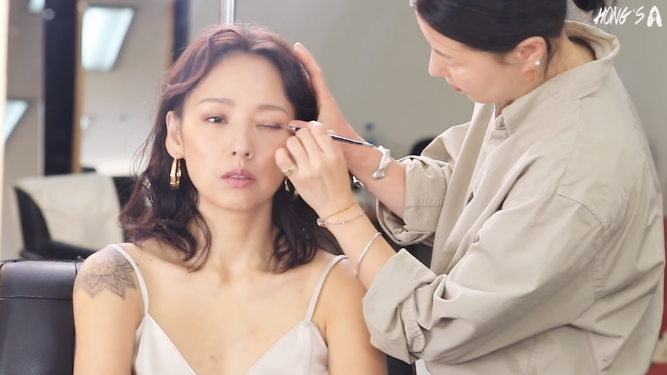 Lee Hyori: “Tôi ghét các ứng dụng chỉnh sửa ảnh” - 1 Lee Hyori: “Tôi ghét các ứng dụng chỉnh sửa ảnh” - 1