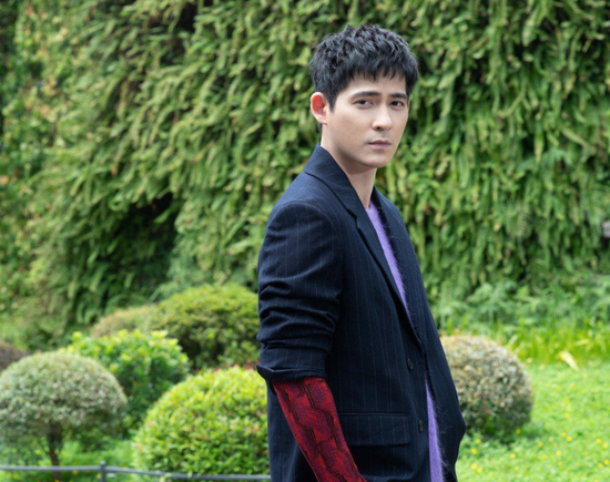 Châu Du Dân: Chàng lãng tử vật lộn với bão thị phi và hạnh phúc ở tuổi 40 - 11