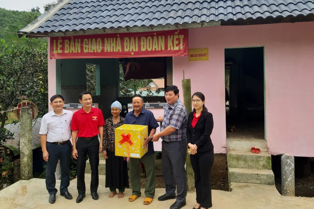 Quảng Ngãi cần 335 tỷ đồng hỗ trợ nhà ở cho hộ nghèo - 1