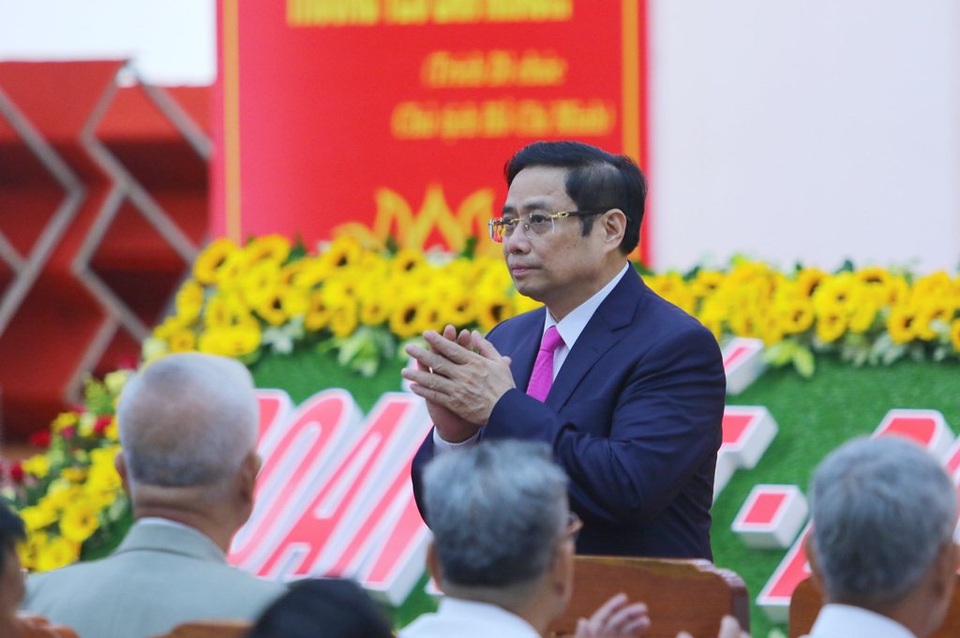 Gửi gắm niềm tin vào nỗ lực phát triển của Hậu Giang qua câu thơ Tố Hữu - 3 Gửi gắm niềm tin vào nỗ lực phát triển của Hậu Giang qua câu thơ Tố Hữu - 3