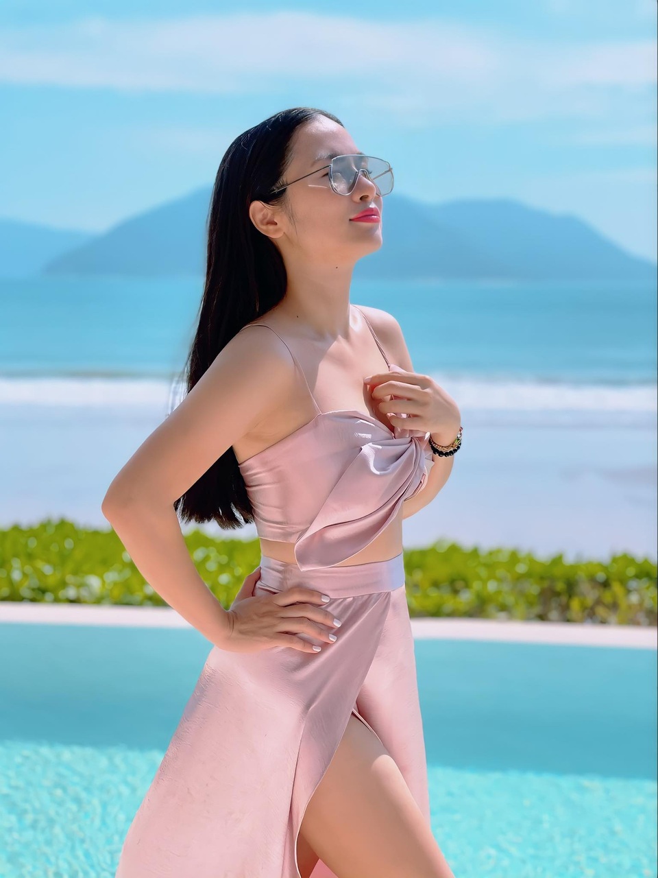 Thủy Phạm Hôn nhân trong ngõ hẹp: Hai năm ba con, vóc dáng vẫn quyến rũ - 3 Thủy Phạm Hôn nhân trong ngõ hẹp: Hai năm ba con, vóc dáng vẫn quyến rũ - 3