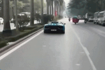 Nổi bật tuần qua: Tài xế siêu xe cố tình chèn ép người đi xe máy để trả đũa