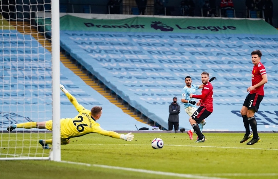 Man Utd chặt đứt mạch toàn thắng 21 trận của Man City - 18 Man Utd chặt đứt mạch toàn thắng 21 trận của Man City - 18