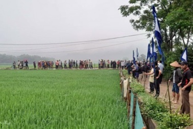 Người đàn ông tử vong do rỏ rỉ điện từ micro hát karaoke