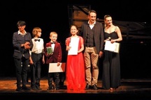 Thí sinh 12 tuổi giành 3 giải Nhất trong cuộc thi piano quốc tế ở Ý