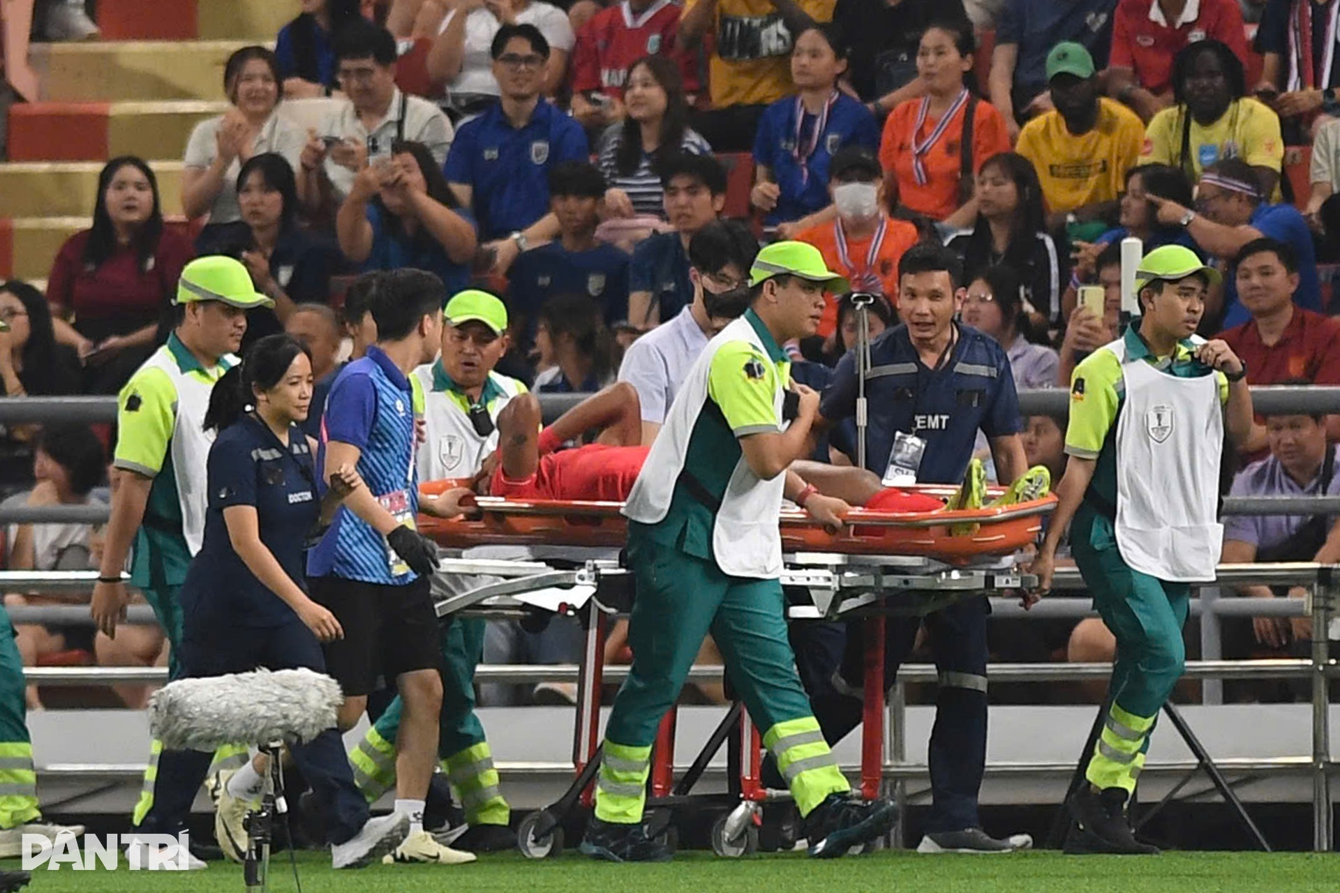 Hình ảnh tuyển Việt Nam vô địch AFF Cup 2024 đầy thuyết phục trước Thái Lan - 7 Hình ảnh tuyển Việt Nam vô địch AFF Cup 2024 đầy thuyết phục trước Thái Lan - 7