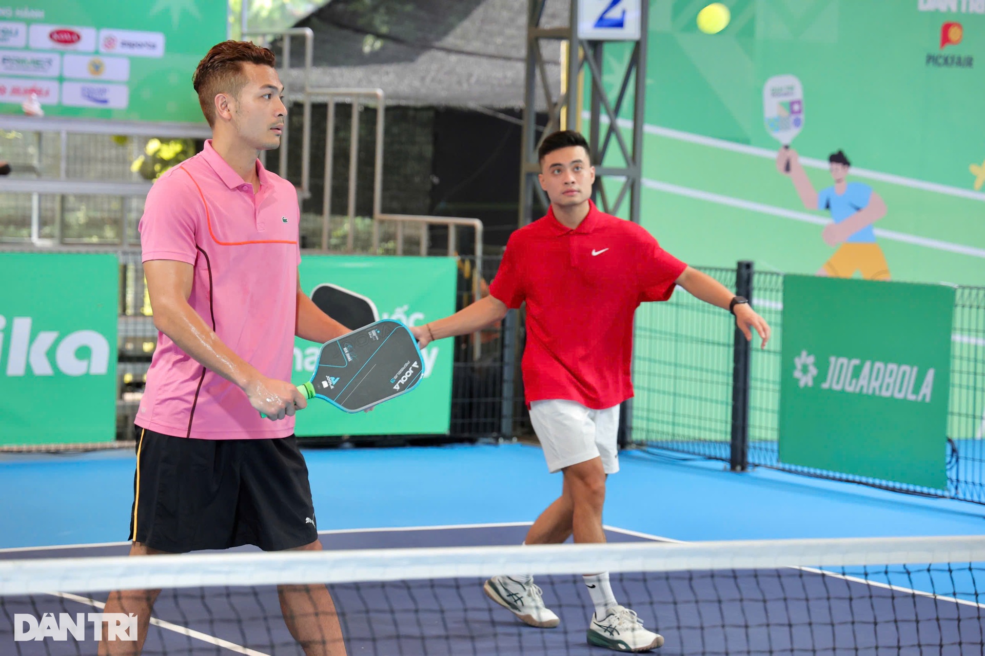 Vũ Tuấn Việt được bà xã cổ vũ, thi đấu hết mình giải pickleball Dân trí - 5 Vũ Tuấn Việt được bà xã cổ vũ, thi đấu hết mình giải pickleball Dân trí - 5