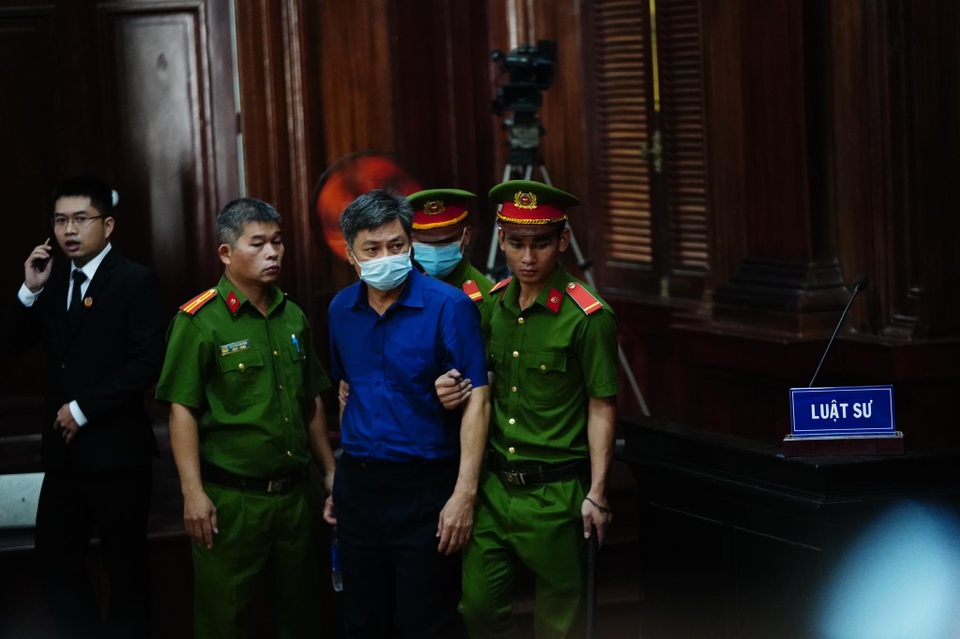 Chủ tọa lưu ý tài liệu mật trong vụ án ông Nguyễn Thành Tài - 6 Chủ tọa lưu ý tài liệu mật trong vụ án ông Nguyễn Thành Tài - 6