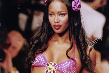 Siêu mẫu U50 mong được làm mẹ