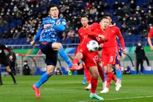 Báo Trung Quốc chê đội nhà sau thất bại toàn diện trước Nhật Bản