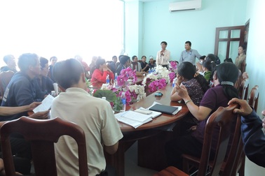 Hàng trăm người thu gom rác có nguy cơ mất việc do quy định mới