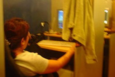 Quán net lúc nửa đêm