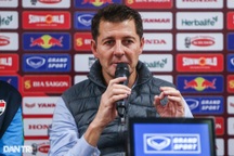 HLV Iraq tuyên bố muốn thắng đội tuyển Việt Nam và vô địch Asian Cup