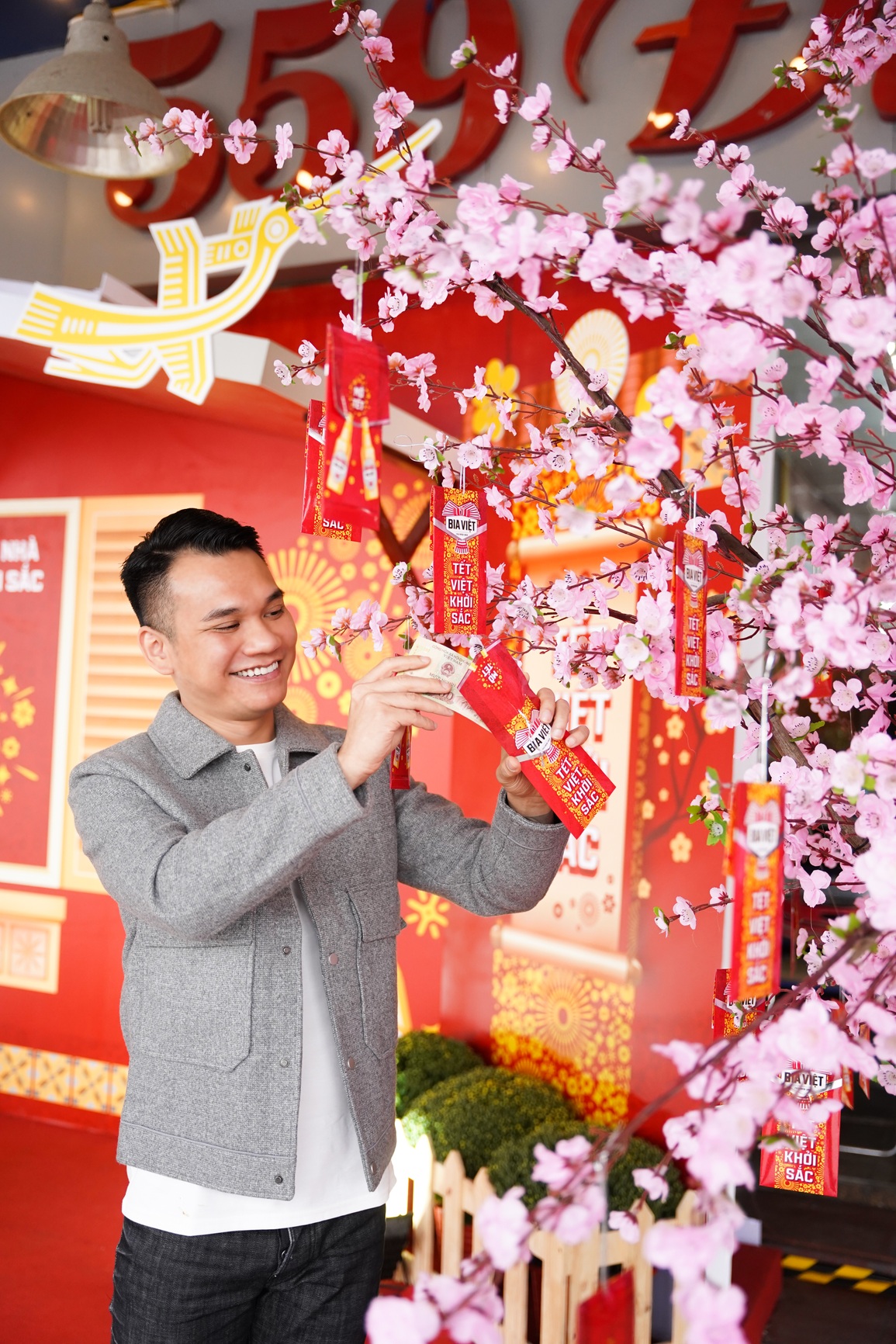 Khắc Việt trải nghiệm tại Trạm Đoàn Viên cho người về quê đón Tết - 4 Khắc Việt trải nghiệm tại Trạm Đoàn Viên cho người về quê đón Tết - 4