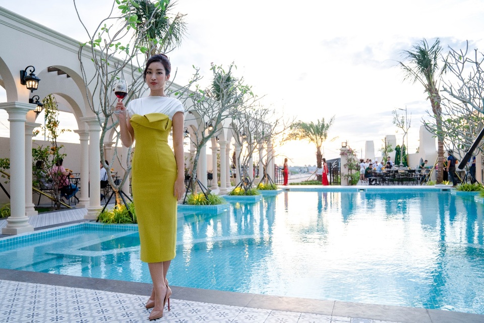 Hoa hậu Đỗ Mỹ Linh kiêu hãnh vị thế độc tôn tại The Residence Phú Quốc - 4 Hoa hậu Đỗ Mỹ Linh kiêu hãnh vị thế độc tôn tại The Residence Phú Quốc - 4