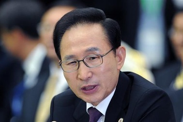 Cựu Tổng thống Hàn Quốc Lee Myung-bak đối mặt mức án 20 năm tù