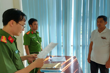 Chủ tịch HĐQT tự chi lương thưởng cho mình hơn 6,5 tỷ đồng