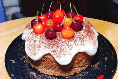 Bà mẹ 9x chia sẻ cách làm bánh bông lan kem cheese cà phê thơm ngậy