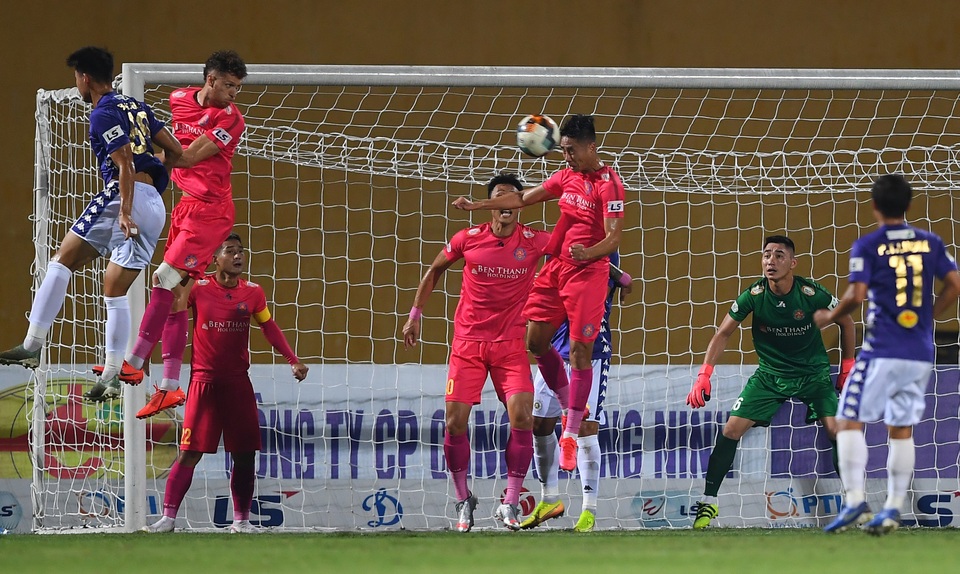 Hai trận cầu quyết định ngôi vô địch V-League 2020 trên sân Hàng Đẫy - 2 Hai trận cầu quyết định ngôi vô địch V-League 2020 trên sân Hàng Đẫy - 2