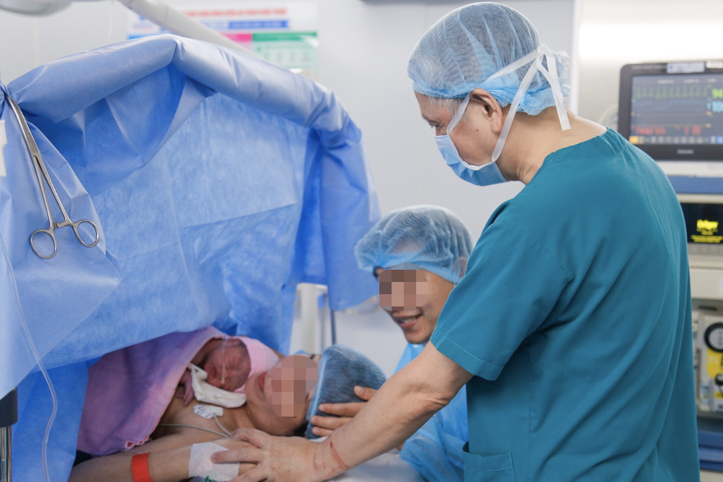 Lần đầu ở Việt Nam: Tắc mạch xử lý khối u hiểm gây phù thai, em bé lâm nguy - 3 Lần đầu ở Việt Nam: Tắc mạch xử lý khối u hiểm gây phù thai, em bé lâm nguy - 3