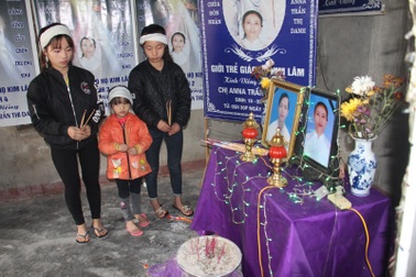 Ám ảnh ánh mắt thơ dại của ba đứa bé mồ côi cả cha lẫn mẹ