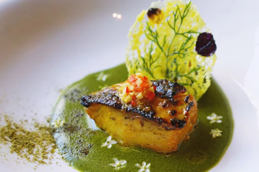 Khách Tây chi 2,2 triệu đồng cho 10 món: "Đây là bữa ăn đắt đỏ nhất TPHCM"