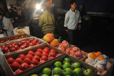 Chợ Long Biên đang hoạt động sai chức năng