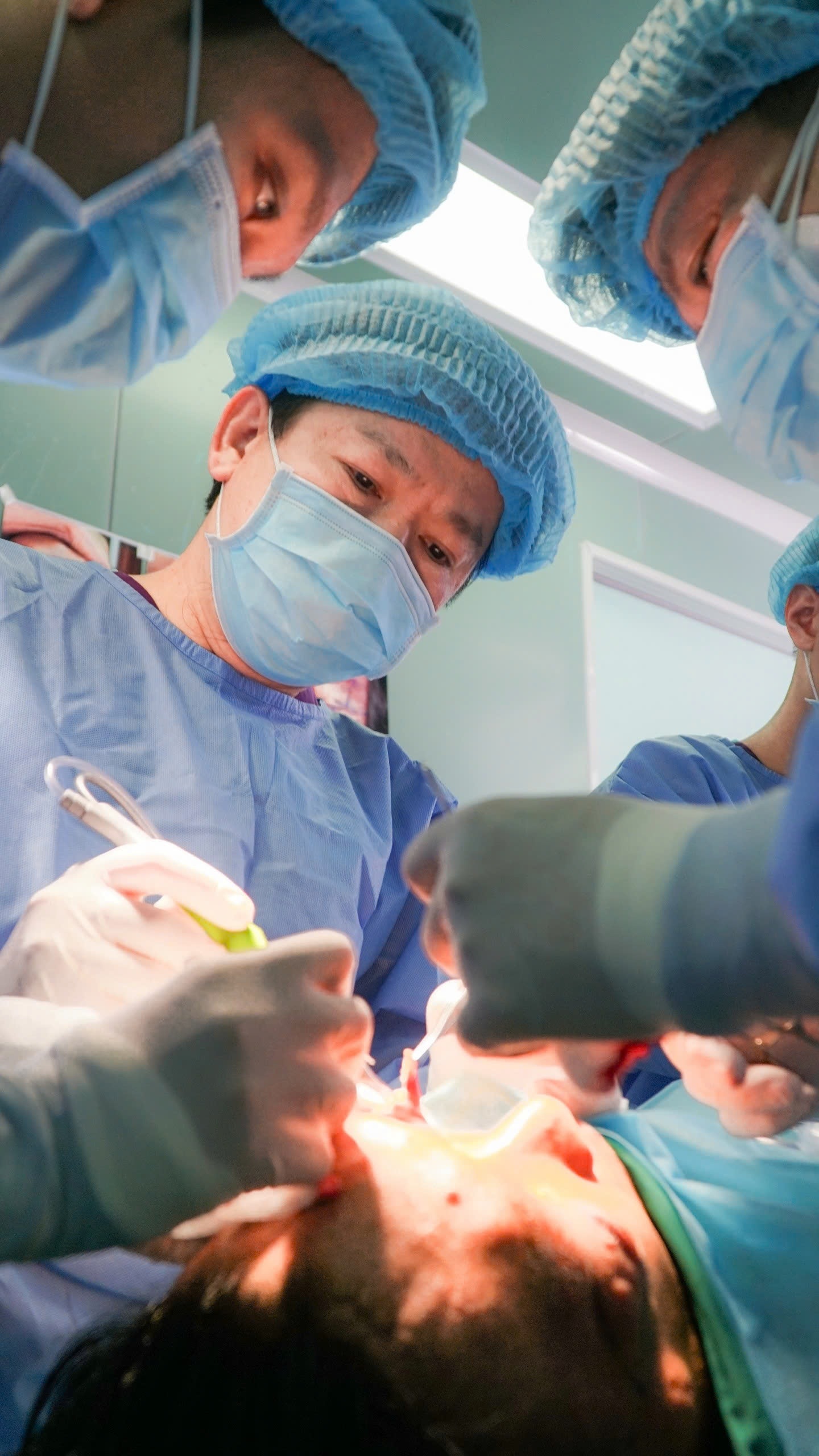 Tiến sĩ vá dị dạng lì lợm và những lần đi xin việc bị... đuổi thẳng - 7 Tiến sĩ vá dị dạng lì lợm và những lần đi xin việc bị... đuổi thẳng - 7