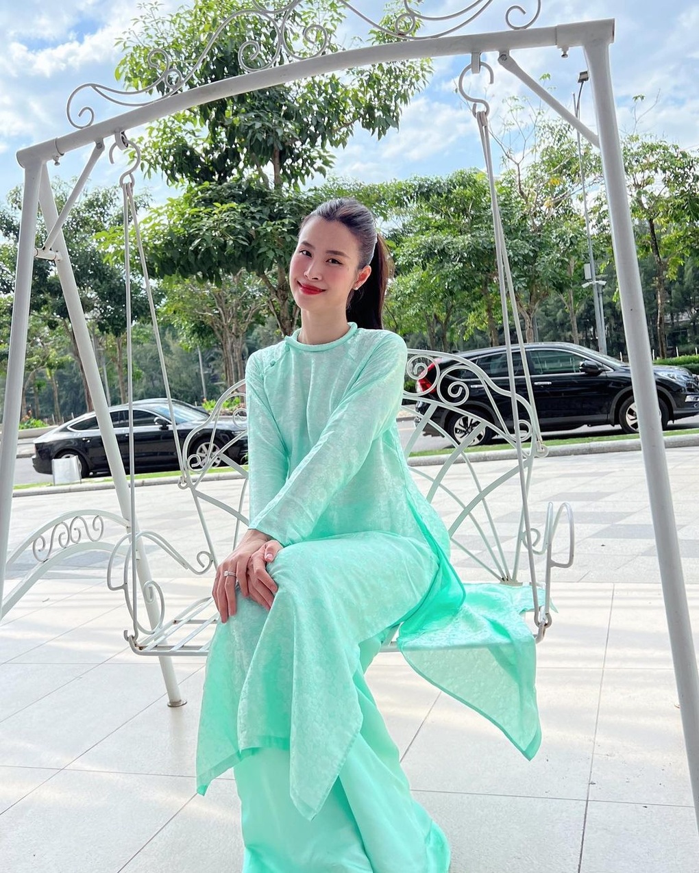 Sắc vóc gợi cảm của hội bạn thân toàn mỹ nhân đình đám showbiz Việt - 13 Sắc vóc gợi cảm của hội bạn thân toàn mỹ nhân đình đám showbiz Việt - 13