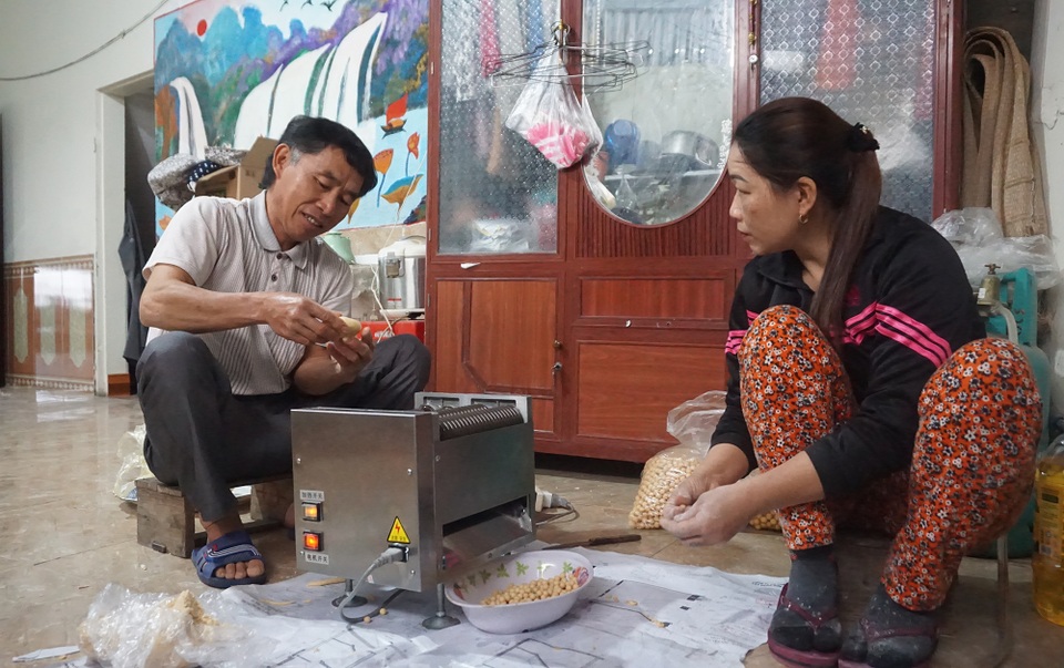 Cả làng kiếm tiền Tết từ thứ quà như... hòn bi ve - 6 Cả làng kiếm tiền Tết từ thứ quà như... hòn bi ve - 6