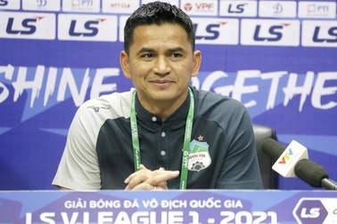 HLV Kiatisuk: "HA Gia Lai không thể thắng mãi"