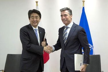 Lo ngại Trung Quốc, Nhật tăng cường quan hệ với NATO