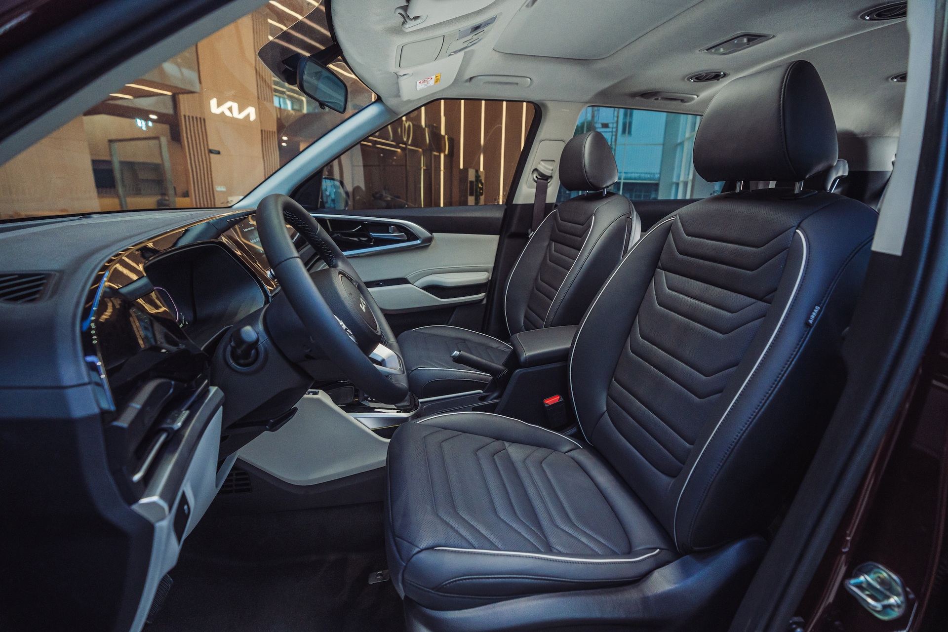Kia Carens - Mẫu SUV thế hệ mới, hoàn thiện dải sản phẩm SUV của Kia tại Việt Nam - 20 Kia Carens - Mẫu SUV thế hệ mới, hoàn thiện dải sản phẩm SUV của Kia tại Việt Nam - 20