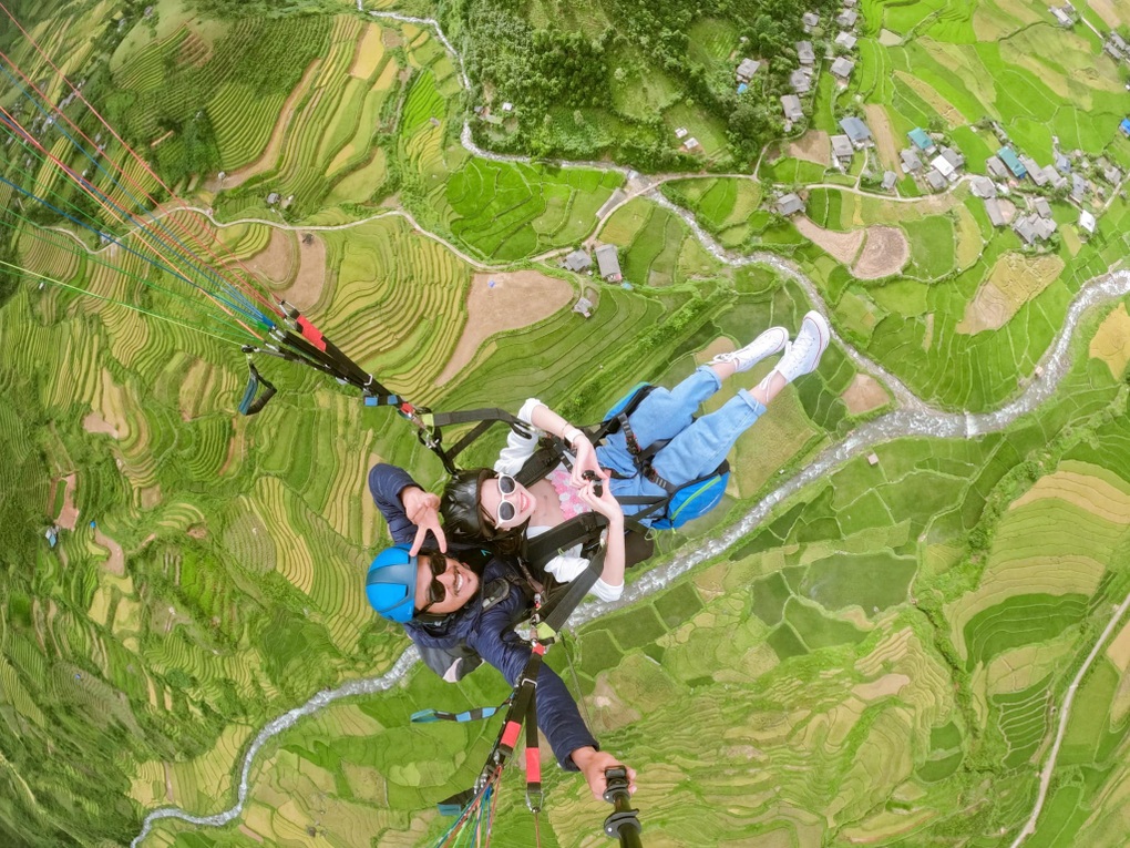 Du khách đổ về mùa vàng Mù Cang Chải, đơn vị lữ hành ào ào chốt tour - 4 Du khách đổ về mùa vàng Mù Cang Chải, đơn vị lữ hành ào ào chốt tour - 4