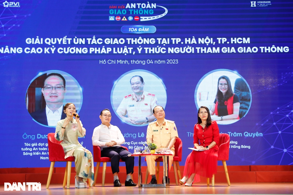 Huy động sức trẻ trong cải thiện ùn tắc giao thông tại Hà Nội và TPHCM - 1 Huy động sức trẻ trong cải thiện ùn tắc giao thông tại Hà Nội và TPHCM - 1