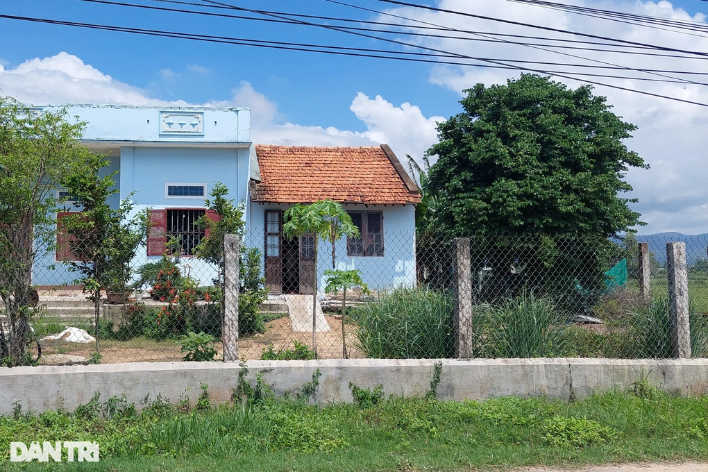 Vụ hơn 140 chỉ vàng bốc hơi: Bà giáo về hưu dành dụm 30 năm - 4 Vụ hơn 140 chỉ vàng bốc hơi: Bà giáo về hưu dành dụm 30 năm - 4