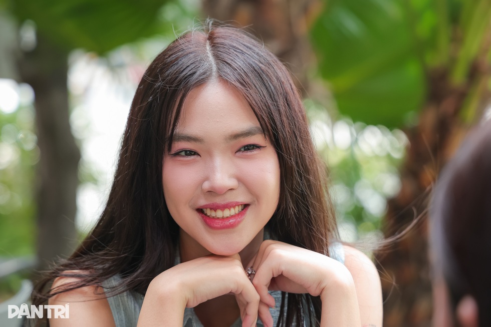 Tiểu tam” phim Gió ngang khoảng trời xanh: Ngoài đời sành điệu, giỏi võ - 2 Tiểu tam” phim Gió ngang khoảng trời xanh: Ngoài đời sành điệu, giỏi võ - 2