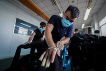 Lương chính thức chỉ 4 triệu đồng, công nhân xoay hướng làm thời vụ