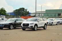 Xe sang phơi nắng tại cảng, xe Trung Quốc “gặp thời” ở Việt Nam