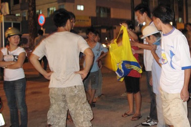 Máu đổ sau trận TPHCM - SL Nghệ An 