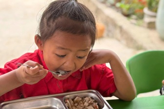 "Nuôi em" 3 tháng mới tá hoả phát hiện học sinh không được hỗ trợ