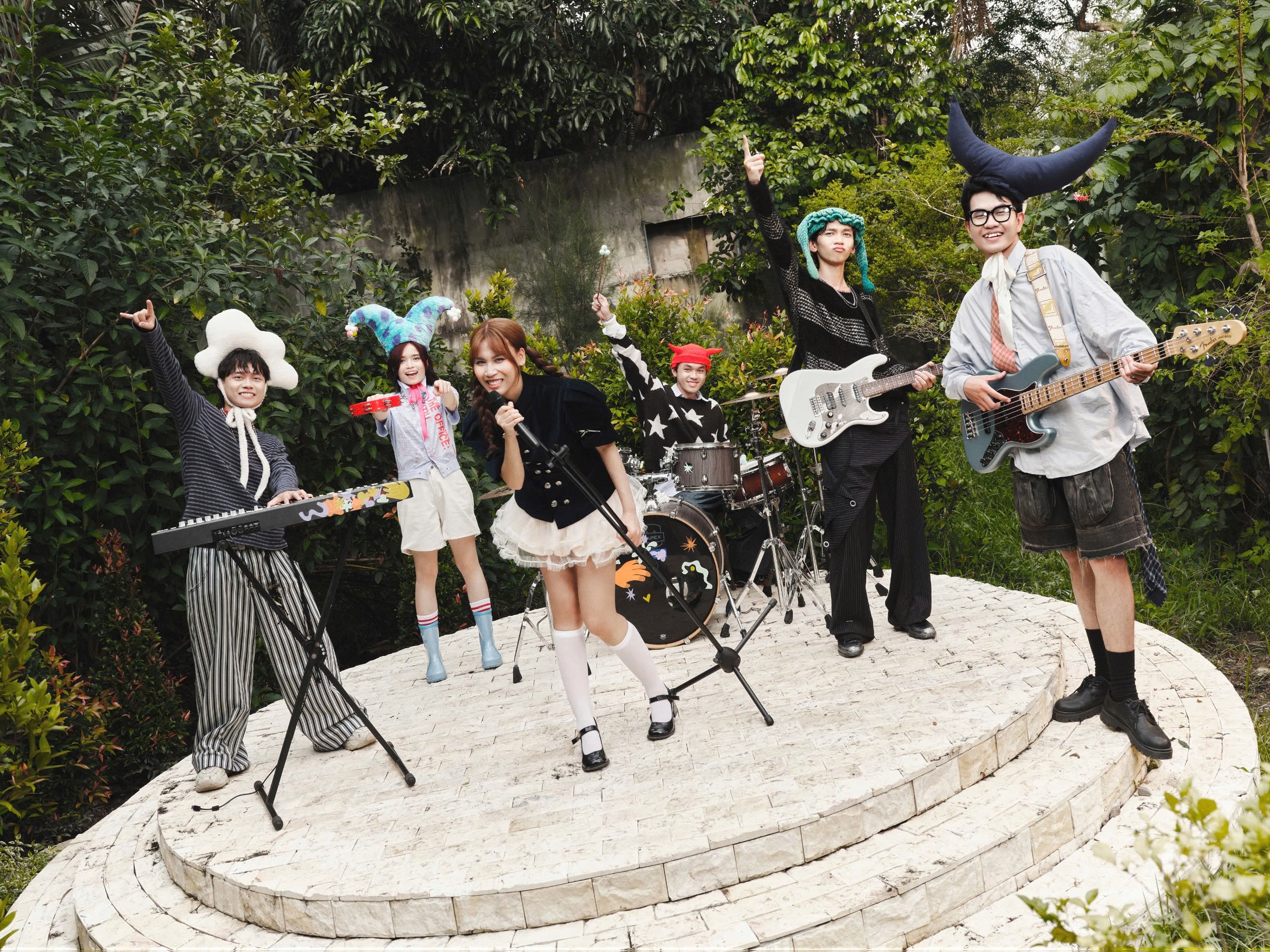 Rookie HALEY berkolaborasi dengan MANBO untuk pertama kalinya, menghadirkan warna baru dalam cinta - 1 Tân binh HALEY lần đầu hợp tác với MANBO, mang đến màu sắc mới cho tình yêu - 1