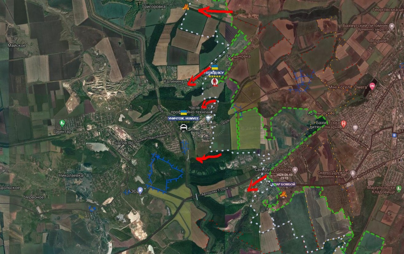 Bản đồ chiến sự Ukraine tại Bakhmut - Chasov Yar ngày 11/4. Trong đó Nga kiểm soát phần màu nâu, các mũi tên đỏ thể hiện hướng tấn công của họ và các khu vực màu xanh là hệ thống phòng ngự kiên cố của Kiev (Ảnh: Geroman).