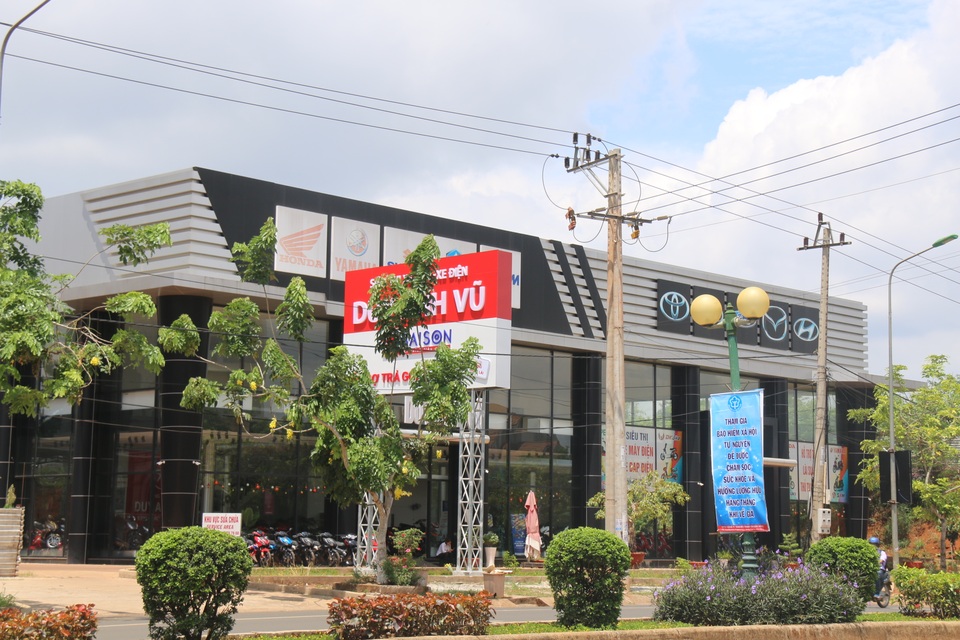 Hàng loạt công trình sai phép, không phép chình ình giữa lòng thành phố - 3 Hàng loạt công trình sai phép, không phép chình ình giữa lòng thành phố - 3