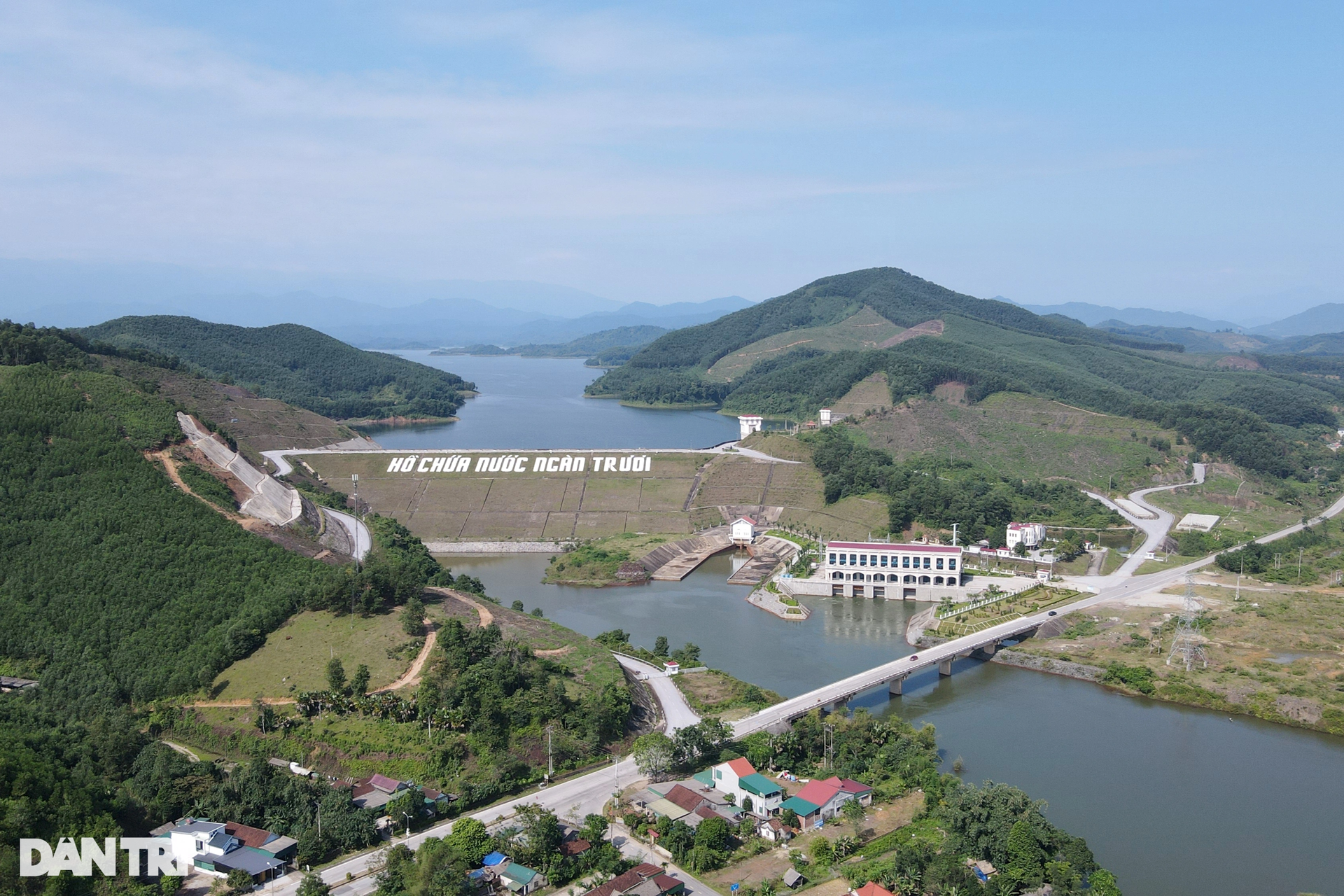 Hồ thủy lợi có đập nước bằng đất cao nhất Việt Nam - 1 Hồ thủy lợi có đập nước bằng đất cao nhất Việt Nam - 1