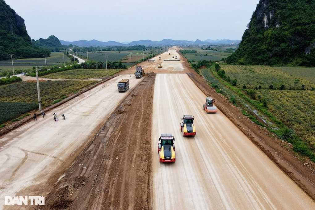 Phê duyệt hơn 700km đường cao tốc, tổng mức đầu tư gần 147.000 tỷ đồng - 1 Phê duyệt hơn 700km đường cao tốc, tổng mức đầu tư gần 147.000 tỷ đồng - 1