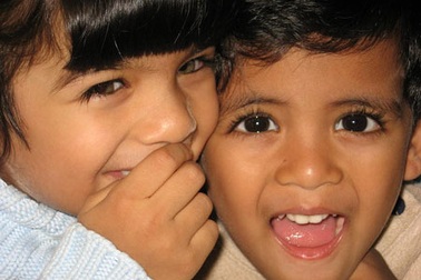 "Cuộc chiến nóng bỏng” của con trai - con gái trên mạng xã hội