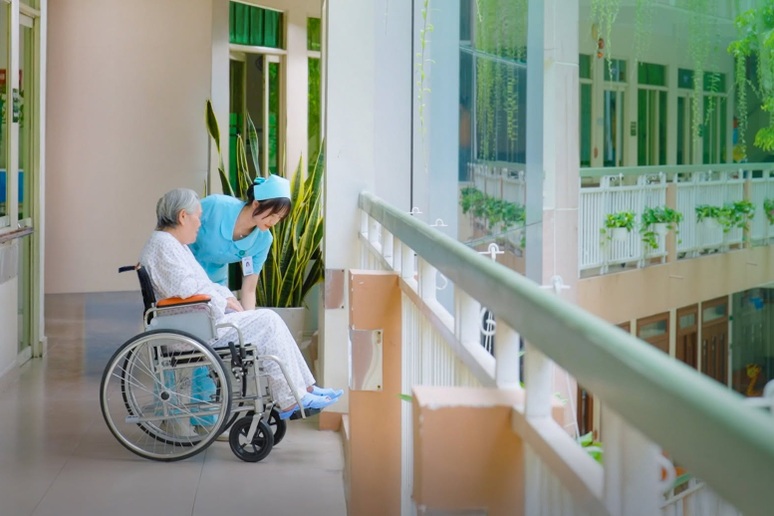 Chăm sóc giảm nhẹ chỉ dành cho người bệnh ung thư giai đoạn cuối?